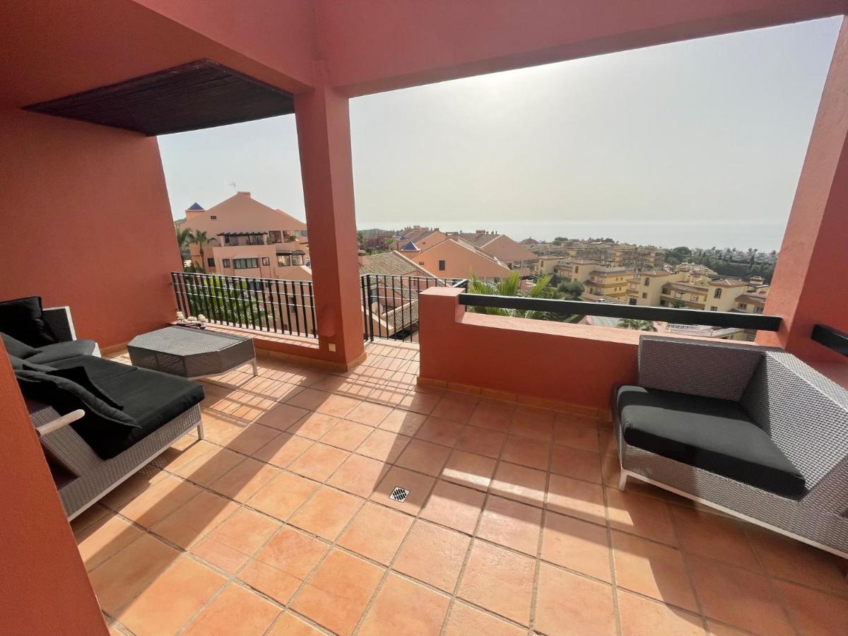 Calahonda Luxury Apartment With A Stunning Sea View ميخاس المظهر الخارجي الصورة