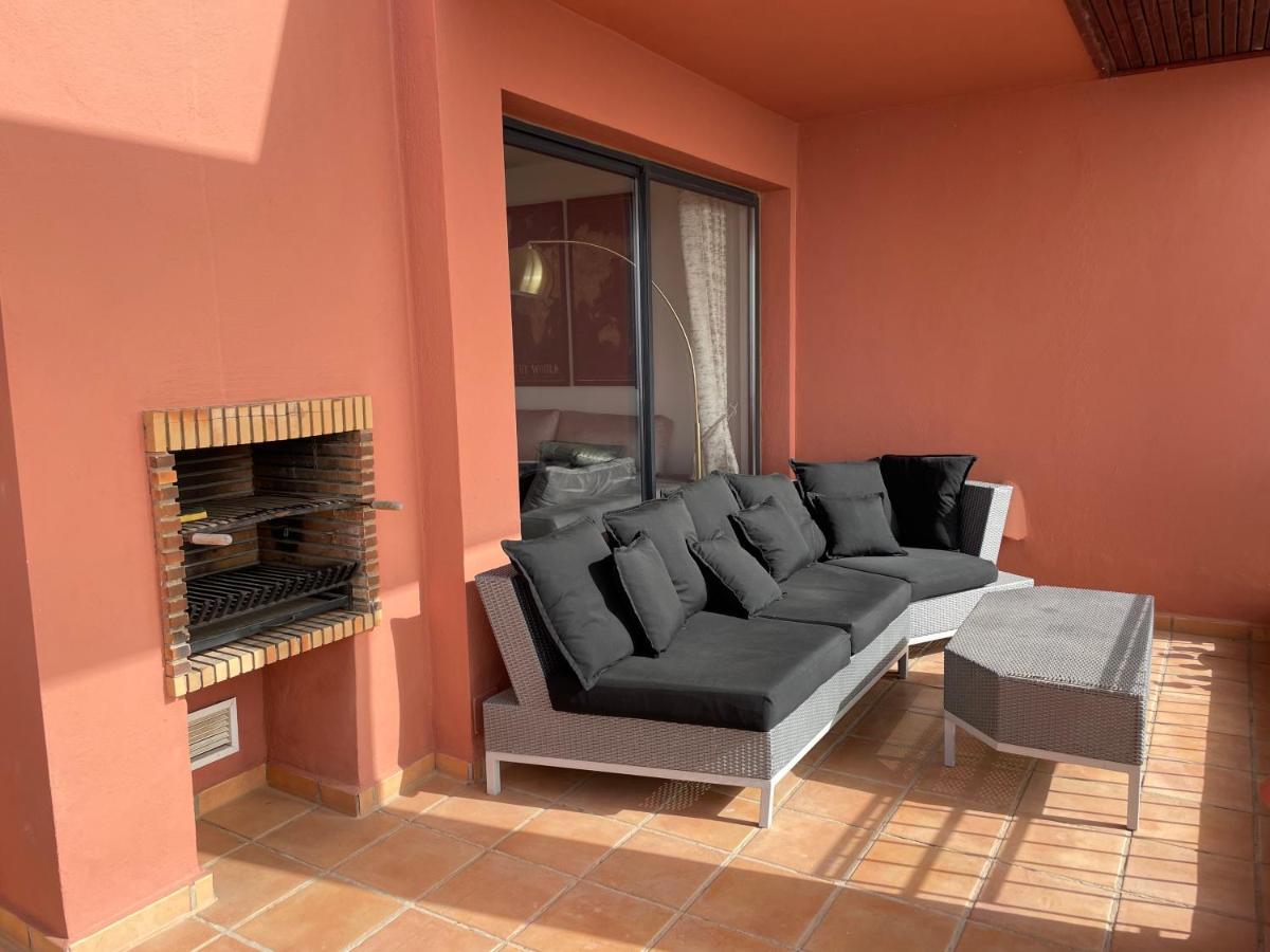 Calahonda Luxury Apartment With A Stunning Sea View ميخاس المظهر الخارجي الصورة