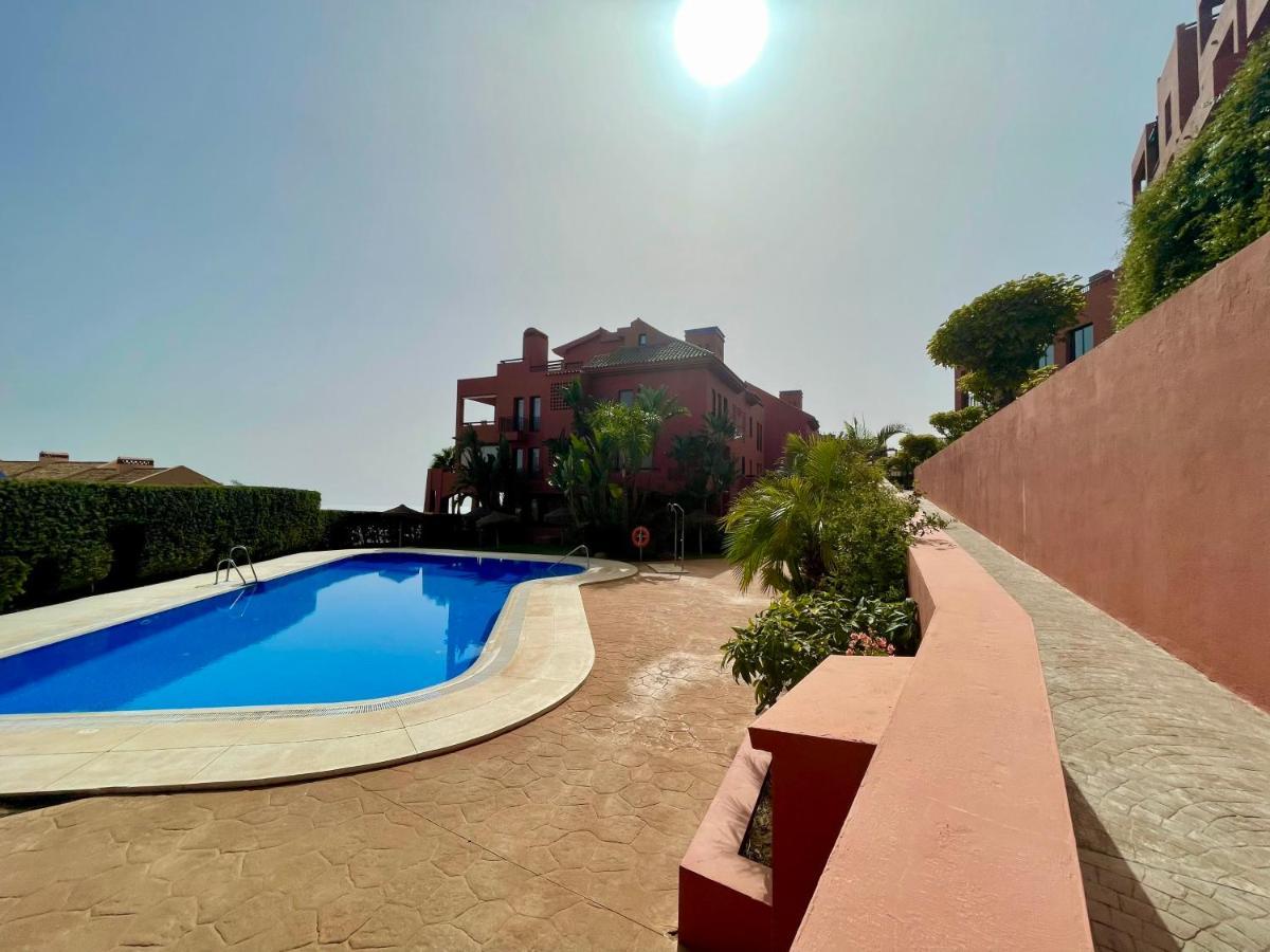 Calahonda Luxury Apartment With A Stunning Sea View ميخاس المظهر الخارجي الصورة